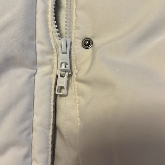 Helly Hansen Winter Coat - Picture 2 of 6